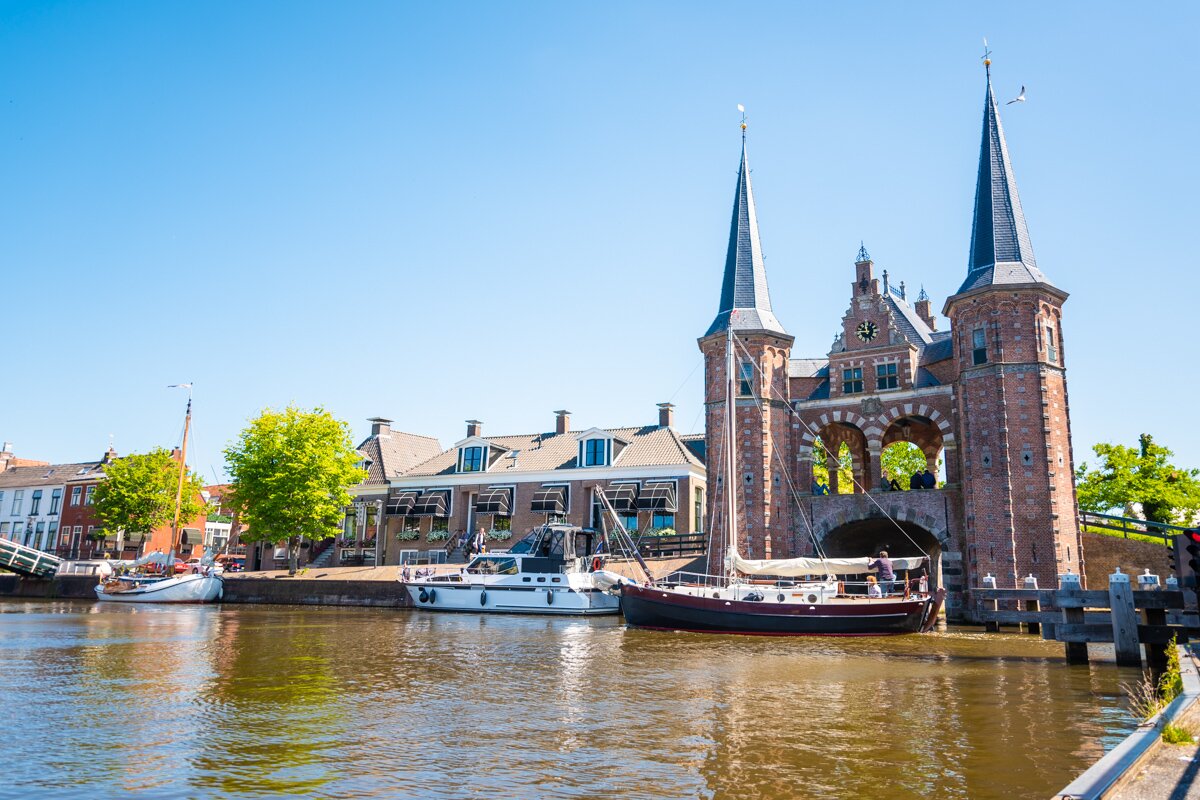 Camperplaats aan het water (Friesland) waterpoort sneek