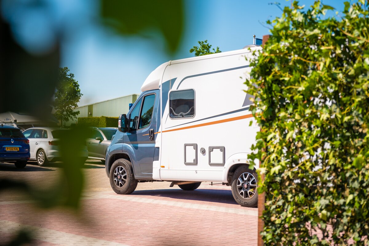 Camperplaats aan het water friesland